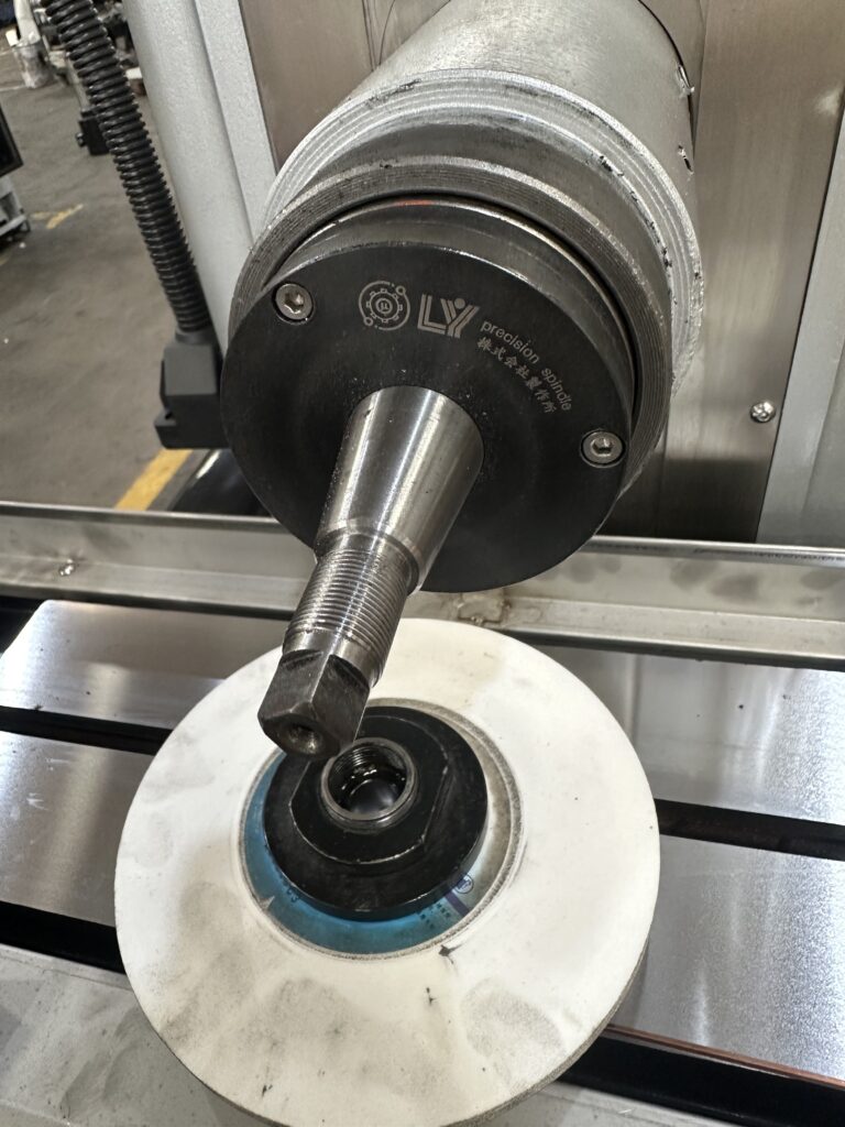 YUTON groove grinding machine equipped with high precision imported spindle