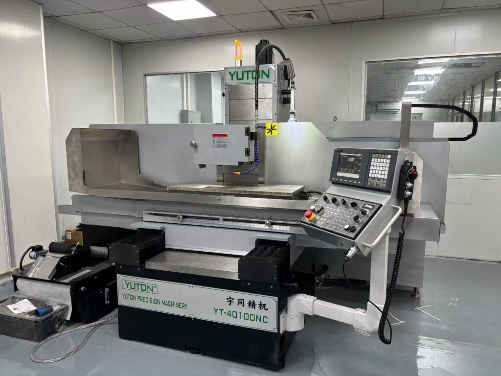 Precision grinding machine for high surface finish quality in industrial machining