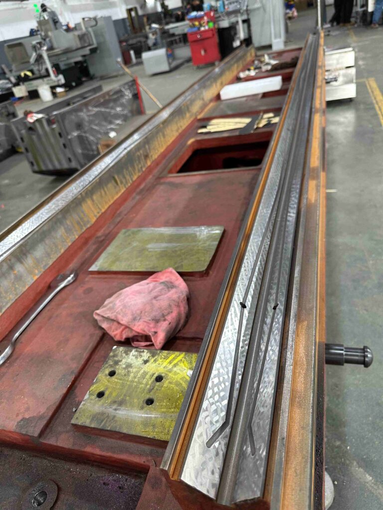 CNC controlled surface grinding machine for factory production line