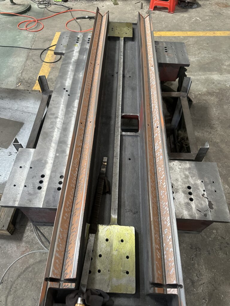 Heavy duty cast iron base ensures grinding machine stability for long term use