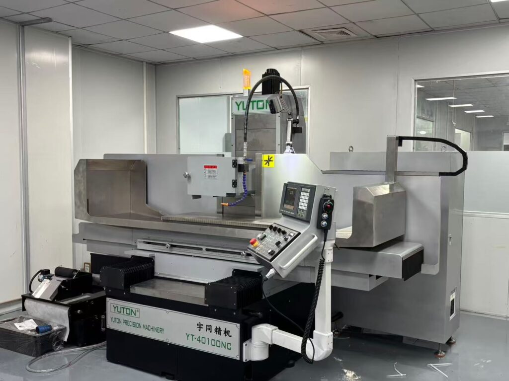 Hydraulic vs CNC surface grinder comparison in a modern precision machining workshop