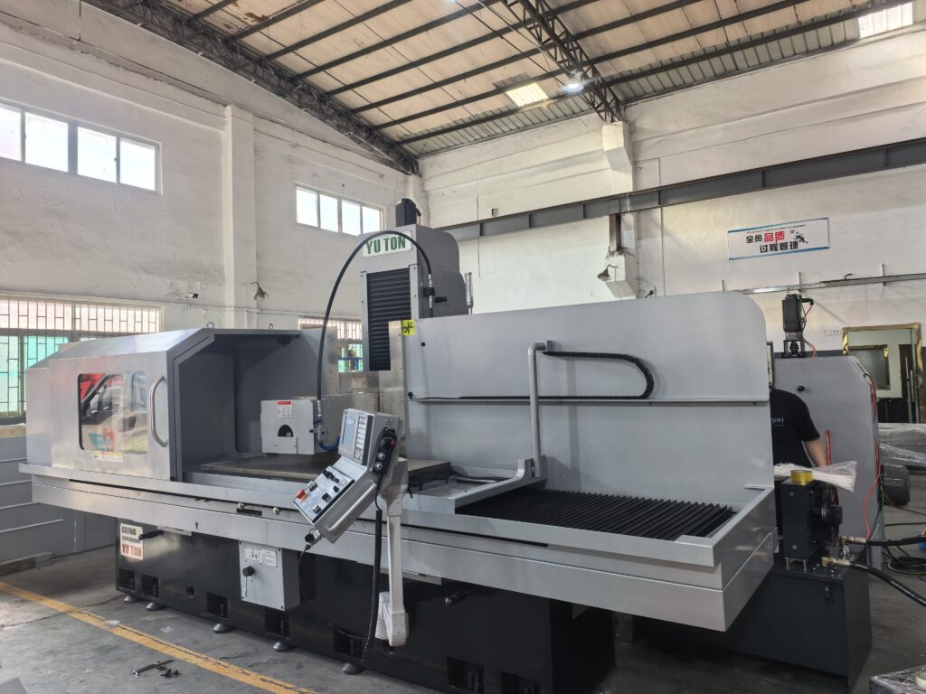 Surface grinder for energy sector machining high-precision industrial components