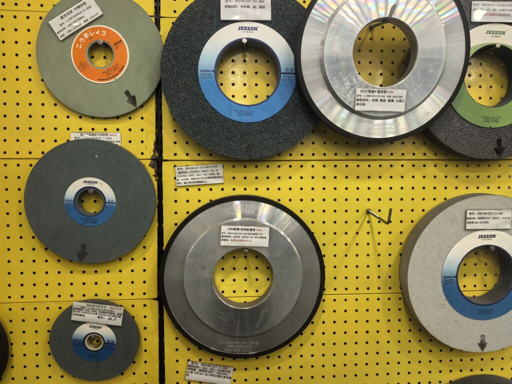 A surface grinder machining gear components in a precision manufacturing environment. The image represents advanced grinding solutions for gears used in automotive, industrial machinery, and high-accuracy mechanical systems.