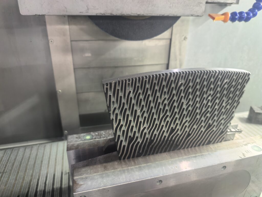 Surface grinder for 3D printed metal parts for precision post-processing