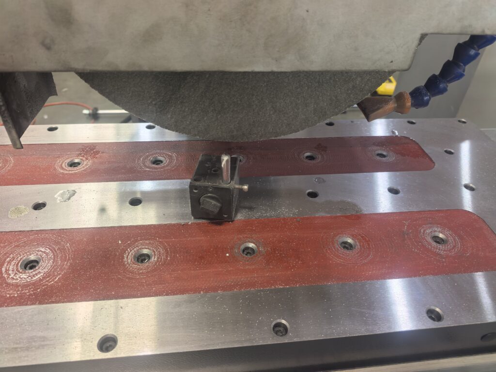 YUTON surface grinder using CBN grinding wheel for precision machining